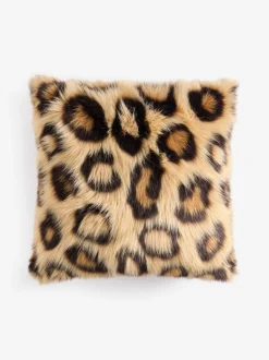 Kussentjes En Plaids|Kussentjes En Plaids*Next 50 x 50cm lang kussen van imitatiebont met luipaardprint