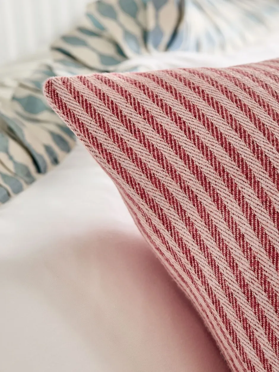 Kussentjes En Plaids|Kussentjes En Plaids*Next 50 x 50cm Woven Stripe Cushion