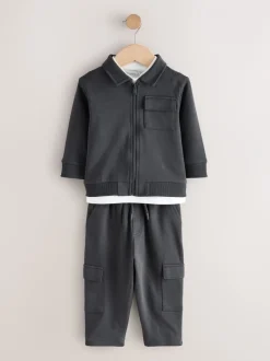 Sets En Combisets|Jassen En Jacks|Next Antraciet - 3 -delige set van T-shirt en joggingbroeken (3mnd-7jr)