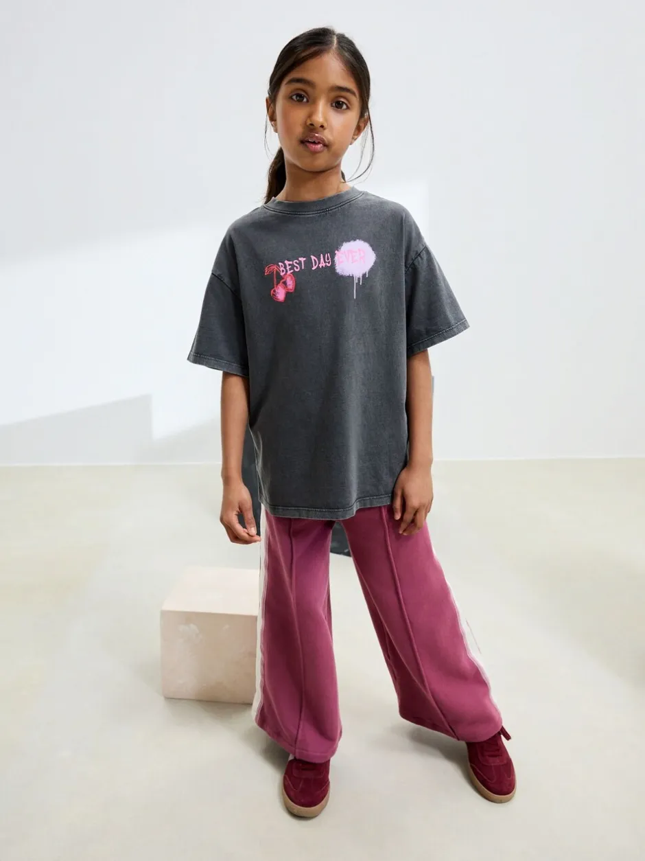 Tops|T-Shirts|Next Antraciet graffiti - Oversized T-shirt met grafische print (3-16jr)