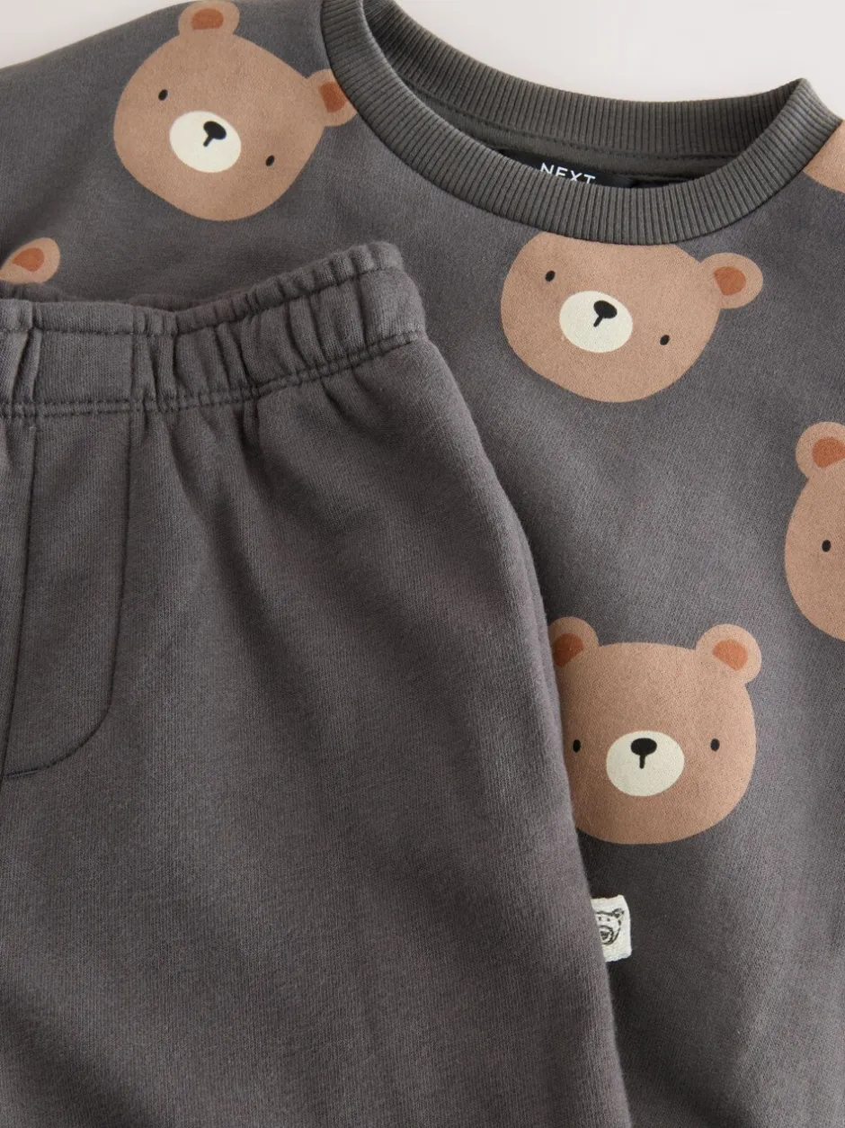 Truien En Breisels|Joggingbroeken|Next Antracietgrijze beer all-over print - Set met sweatshirt en joggingbroek met strepen (3mnd-7jr)