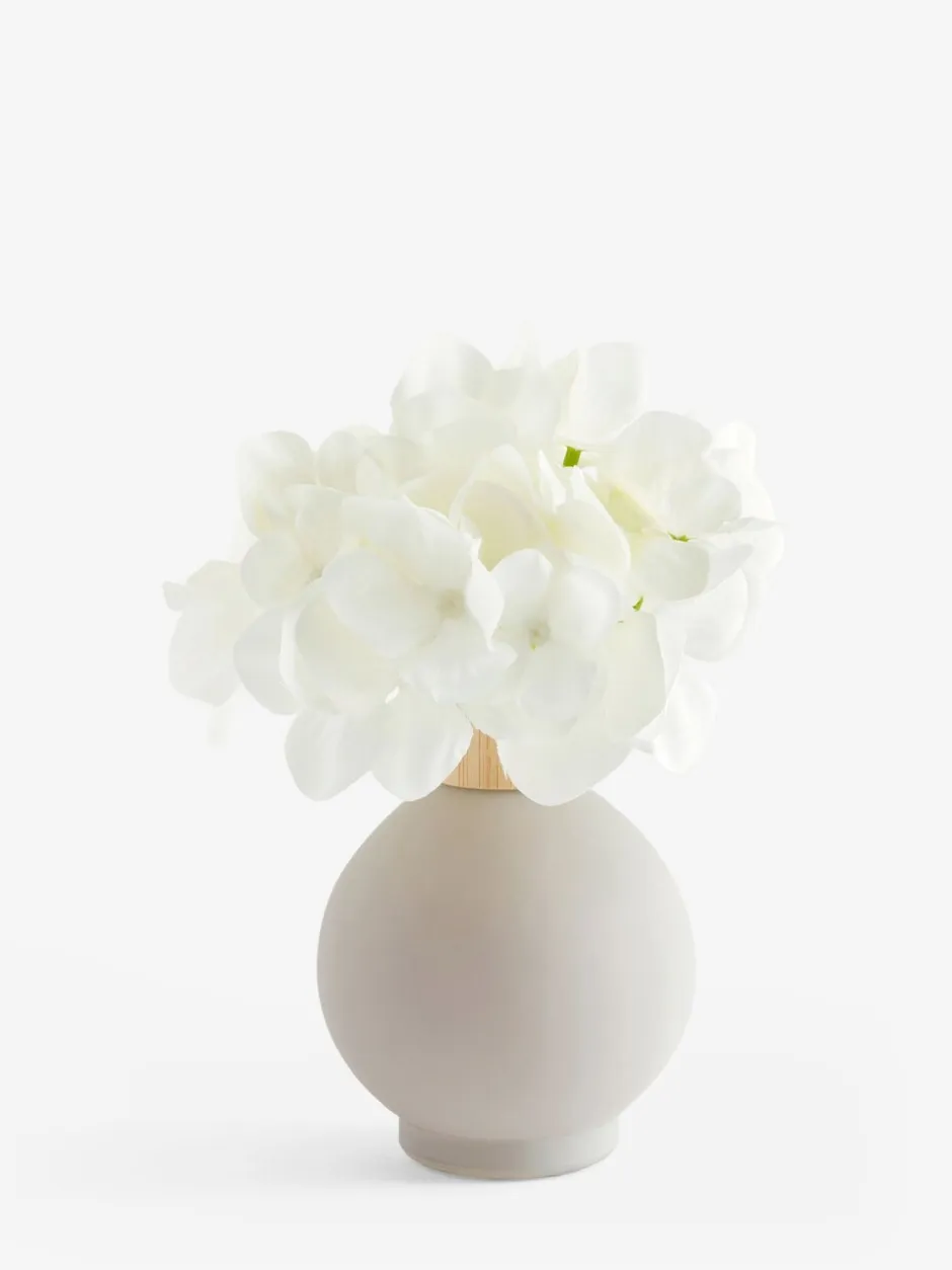 Kunstbloemen*Next Arrangement met kunsthortensia in kleine grijze glazen vaas