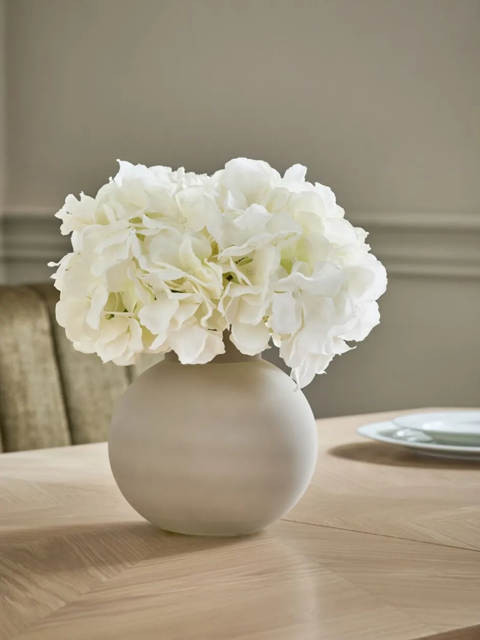 Kunstbloemen|Next Arrangement met kunsthortensia in grote grijze glazen vaas