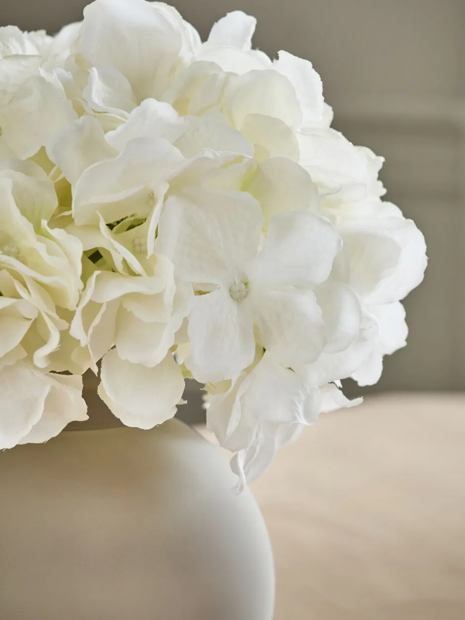 Kunstbloemen|Next Arrangement met kunsthortensia in grote grijze glazen vaas