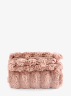 Kussentjes En Plaids|Kussentjes En Plaids|Next Aspen bedloper van imitatiebont Lichtroze