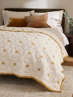 Kussentjes En Plaids|Kussentjes En Plaids|Next Bedsprei met geborduurde sterren