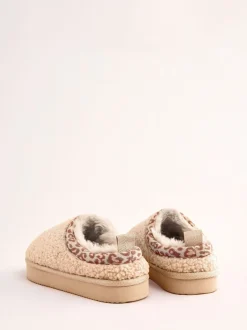 Pantoffels|Lipsy - EVA pantoffels met luipaardprint afwerking, borg en fluffy slip-on Klomp Beige