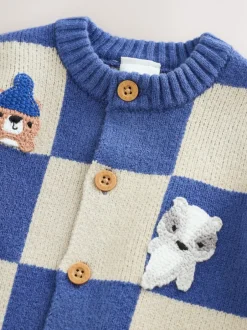 Truien En Breisels|Truien En Breisels*Next - Gebreid babyvest (0 mnd- 2 jr) Blauw geborduurd dambord Karakter
