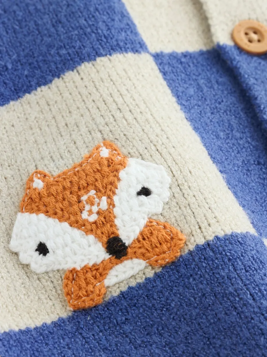 Truien En Breisels|Truien En Breisels*Next - Gebreid babyvest (0 mnd- 2 jr) Blauw geborduurd dambord Karakter