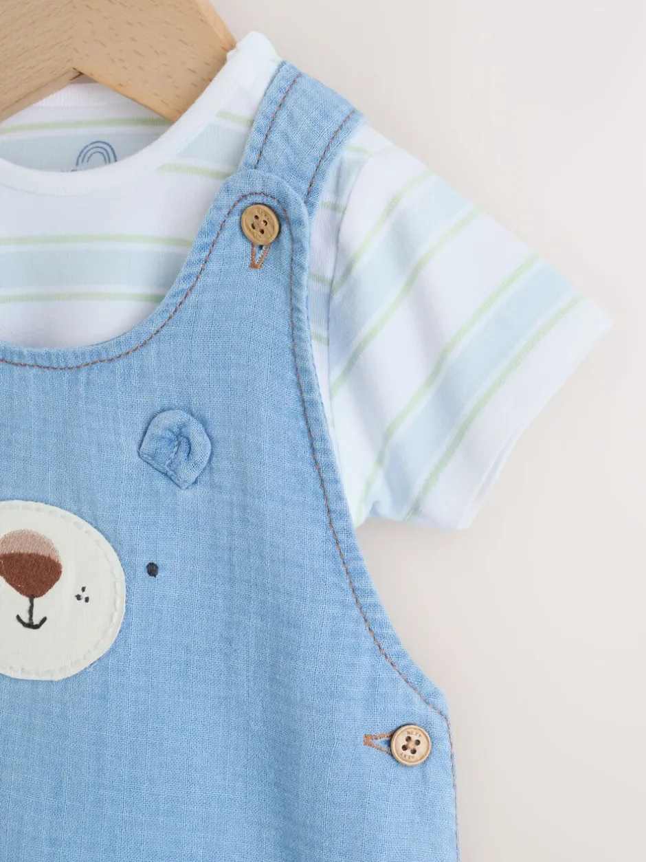 Rompertjes En Tuinbroeken|Next Blauw met beren - Woven Dungarees and Bodysuit Baby Set (0mths-2yrs)