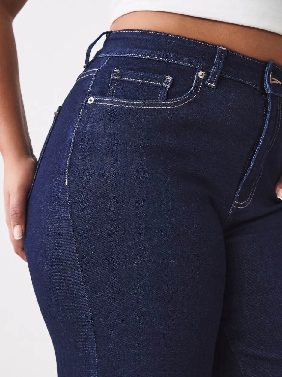 Jeans*Next - Jeans met zandloperpasvorm en wijde pijpen Blauw met wassing
