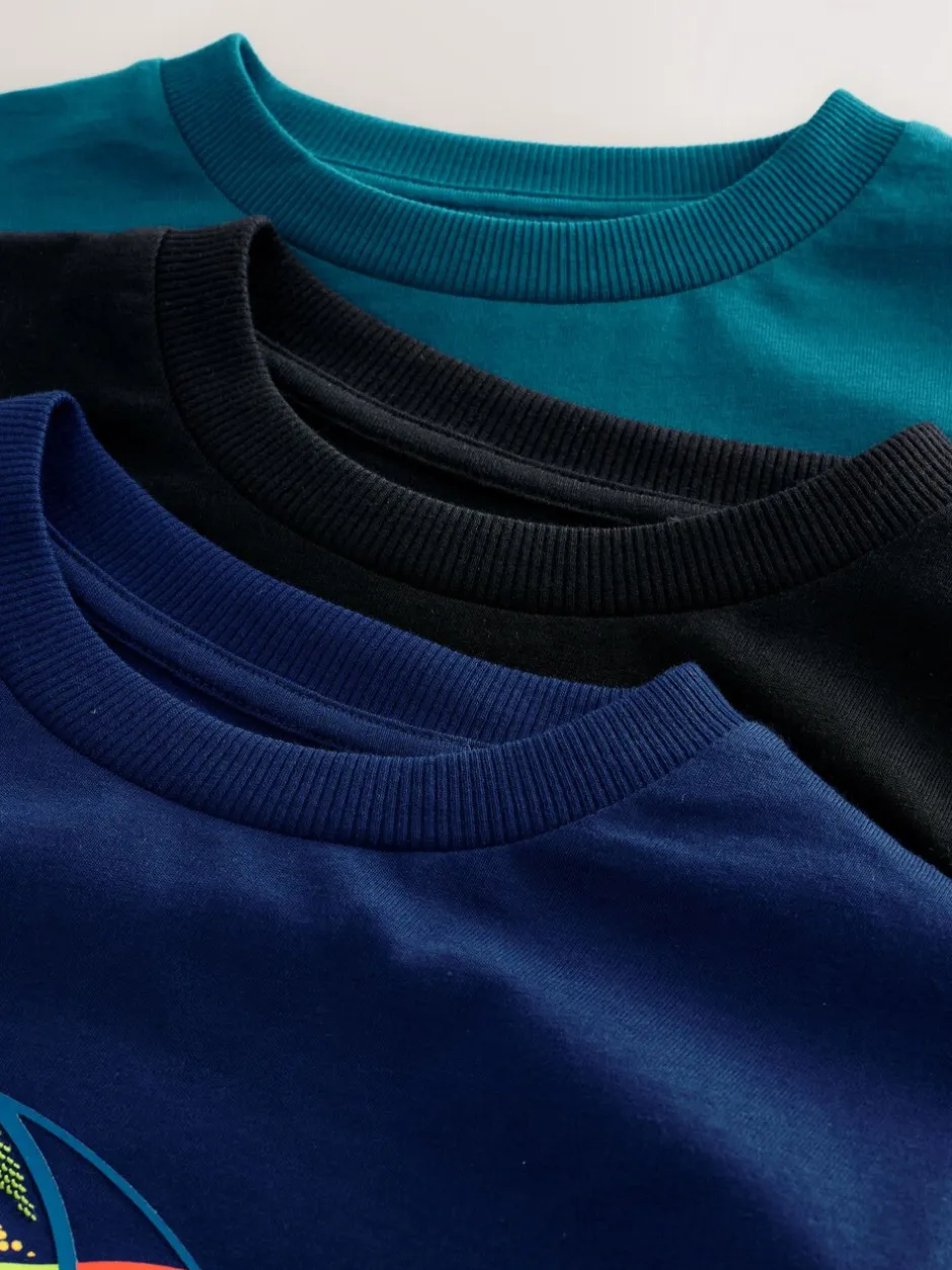 T-Shirts|Tops*Next Blauw/Blauwgroen/Zwart Voetbal - 3 Relaxed Fit T-shirts met grafische print en lange mouwen (3-16jr)