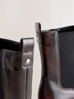 Ruimvallend En Extraruimvallend|Boots|Next - Forever Comfort® Chelsea-enkellaarzen met profielzool Bordeauxrode lak