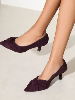 Gelegenheidskleding*Friends Like These - pumps met gedraaide details, Naaldhak en Imitatiesuède Bordeauxrood