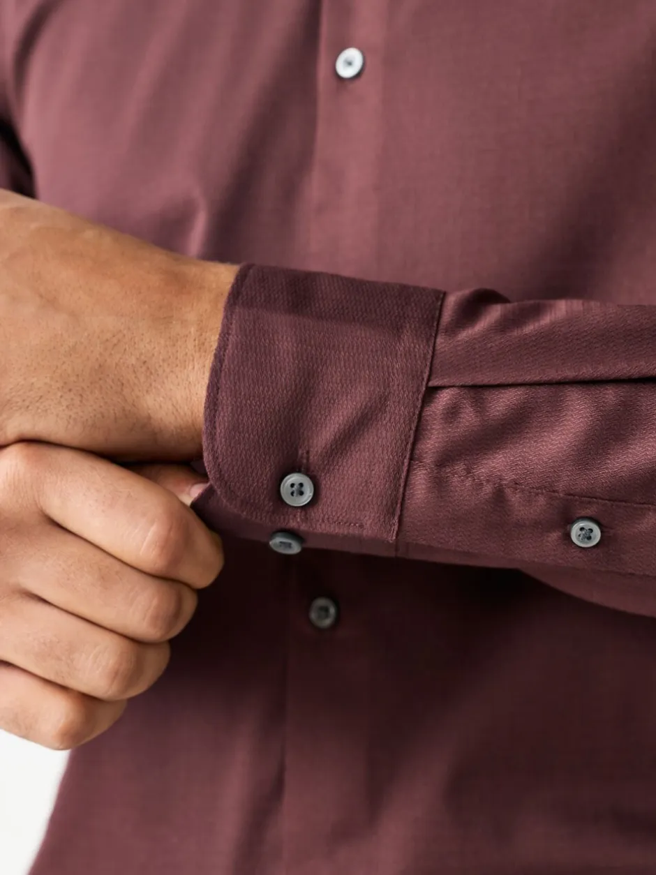 Shirts|Next Bordeauxrood - Normale Pasvorm - Onderhoudsvriendelijk, getextureerd, slim fit overhemd met enkele manchet