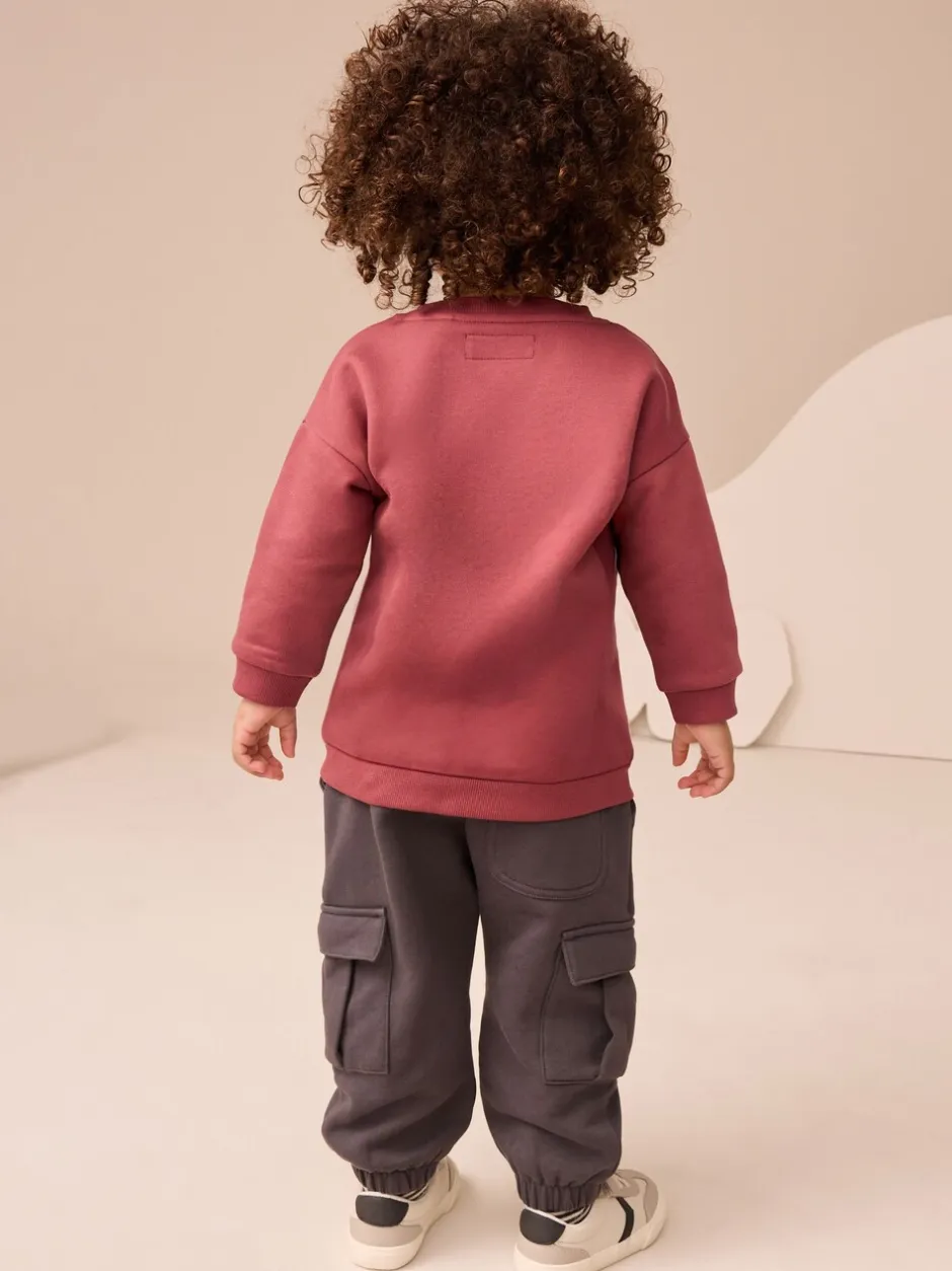 Joggingbroeken|Sweaters En Hoody´S|Next - Set met sweatshirt en utility-joggingbroek (3mnd -7jr) Bordeauxrood