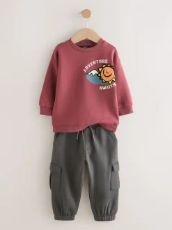 Joggingbroeken|Sweaters En Hoody´S|Next - Set met sweatshirt en utility-joggingbroek (3mnd -7jr) Bordeauxrood