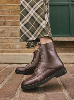 Boots|Next - Forever Comfort® - Enkellaarzen met vetersluiting Bordeauxrood leer