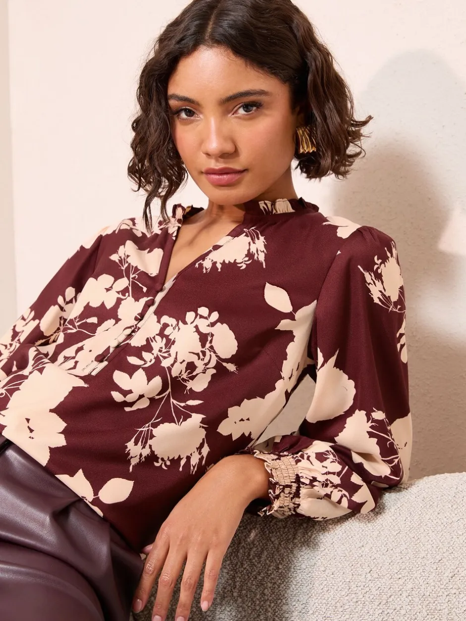 Tops En T-Shirts|Blouses En Overhemden*Friends Like These - blouse met V-hals, knopen en lange mouwen Bordeauxrood met bloemenprint