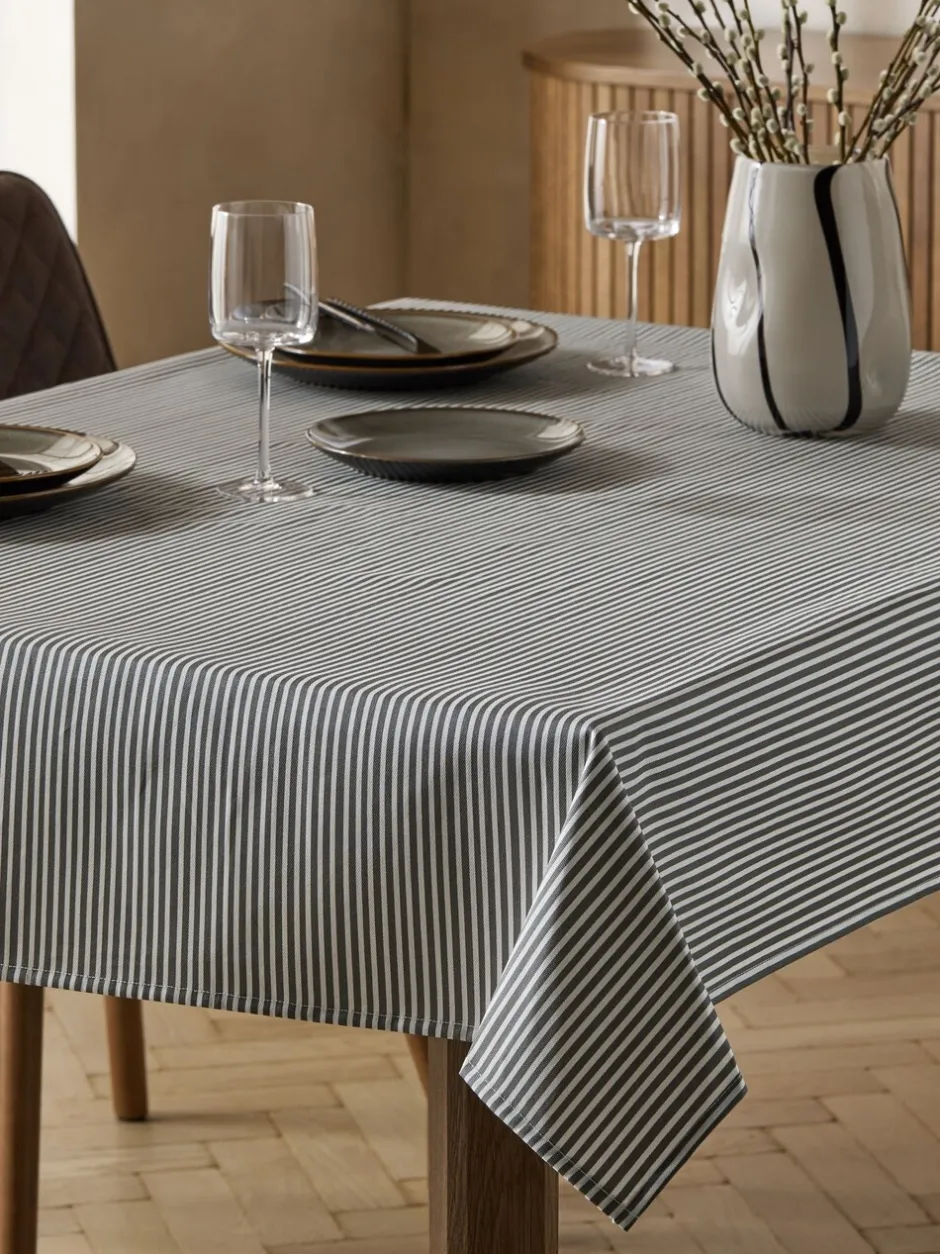 Tafellinnen En Placemats |Tafelgerei*Next Bronx Stripe Wipe Clean Tablecloth Zwart/wit