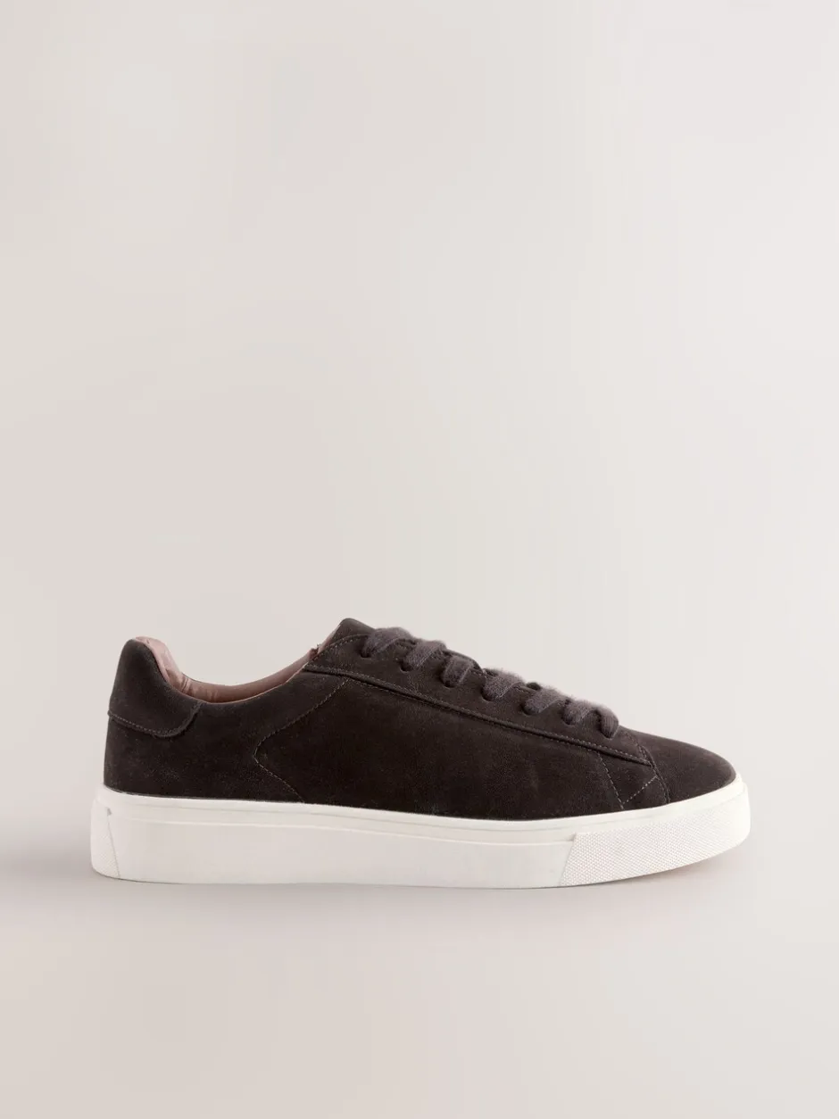 Schoenen*Next - Chic-casual lange sneakers Bruin