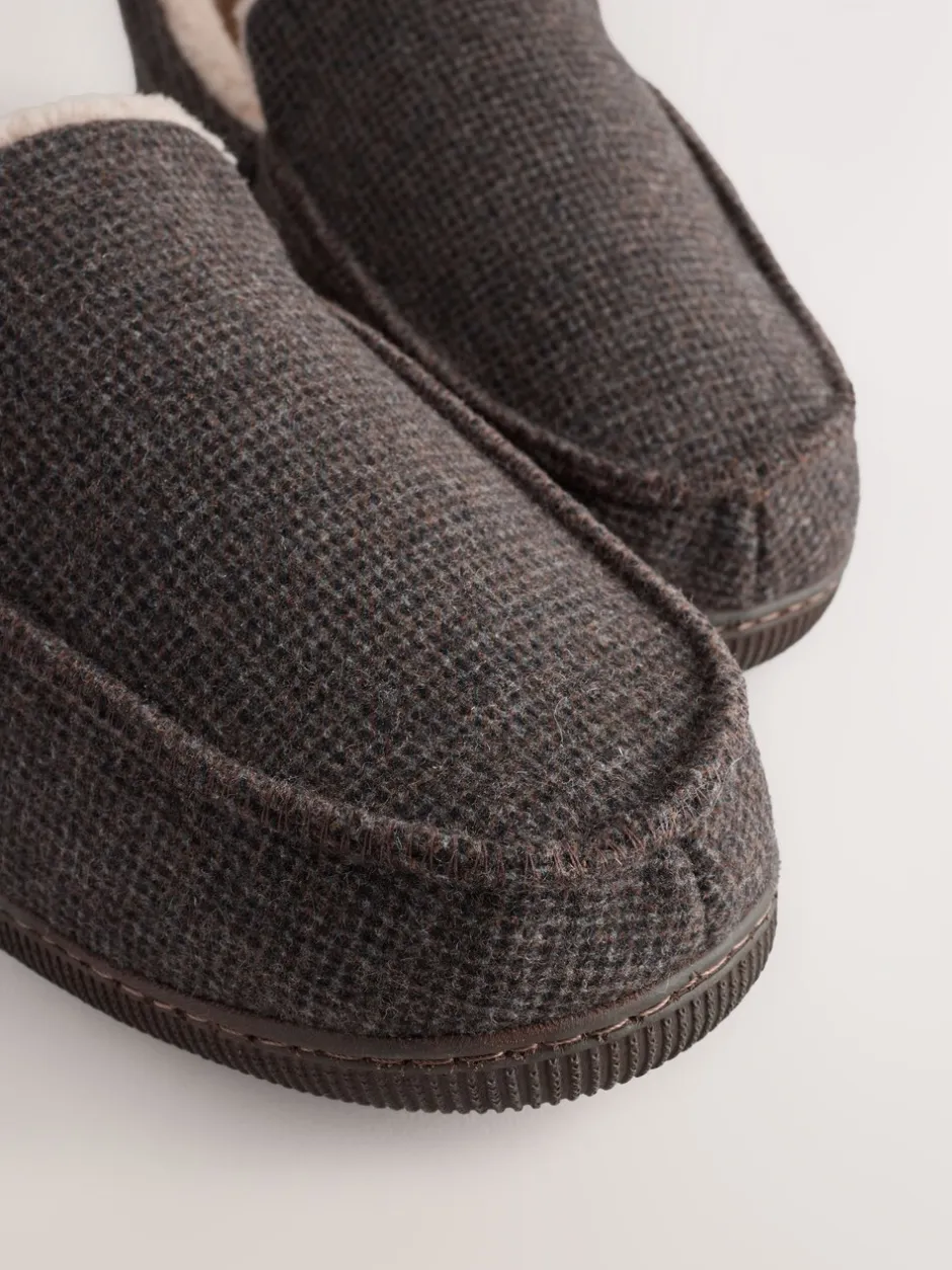 Pantoffels|Next - Closed Back Textured Slippers Bruin