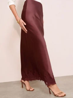 Rokken*Friends Like These - X Lucy Mecklenburgh Satijnen Maxi Rok met Kantafwerking Bruin