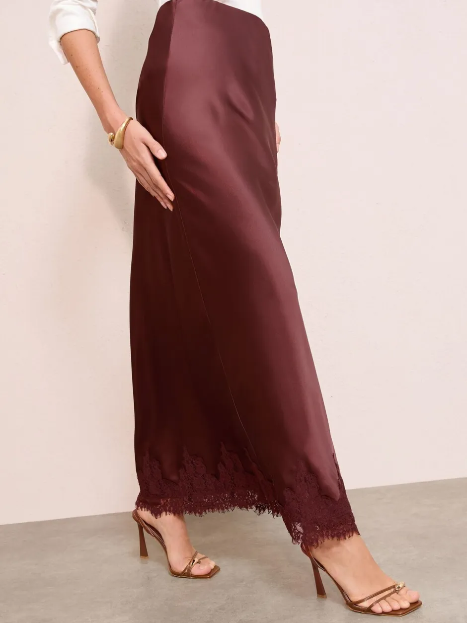 Rokken*Friends Like These - X Lucy Mecklenburgh Satijnen Maxi Rok met Kantafwerking Bruin