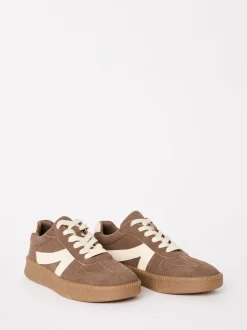 Ruimvallend En Extraruimvallend|Sneakers|Friends Like These - Lace Up Retro Gumsole Sports Trainers Bruin