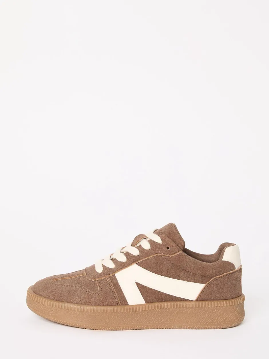 Ruimvallend En Extraruimvallend|Sneakers|Friends Like These - Lace Up Retro Gumsole Sports Trainers Bruin