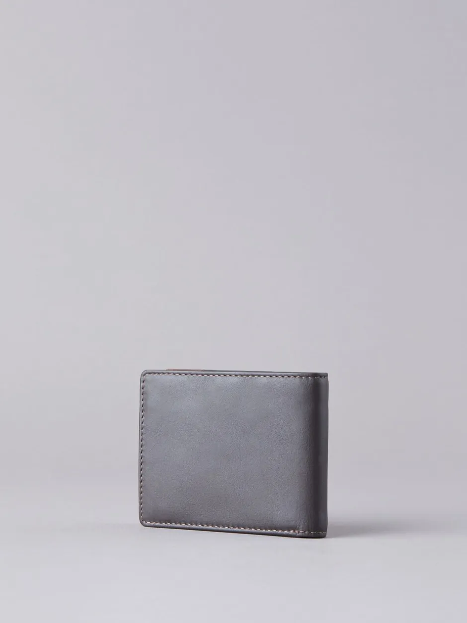 Portemonnees*Lakeland Leather Bruin - Lakeland leren dubbelgevouwen portemonnee met stiksels