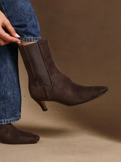 Boots*Linzi - Ritual Kitten Heeled Chelsea Boots Bruin