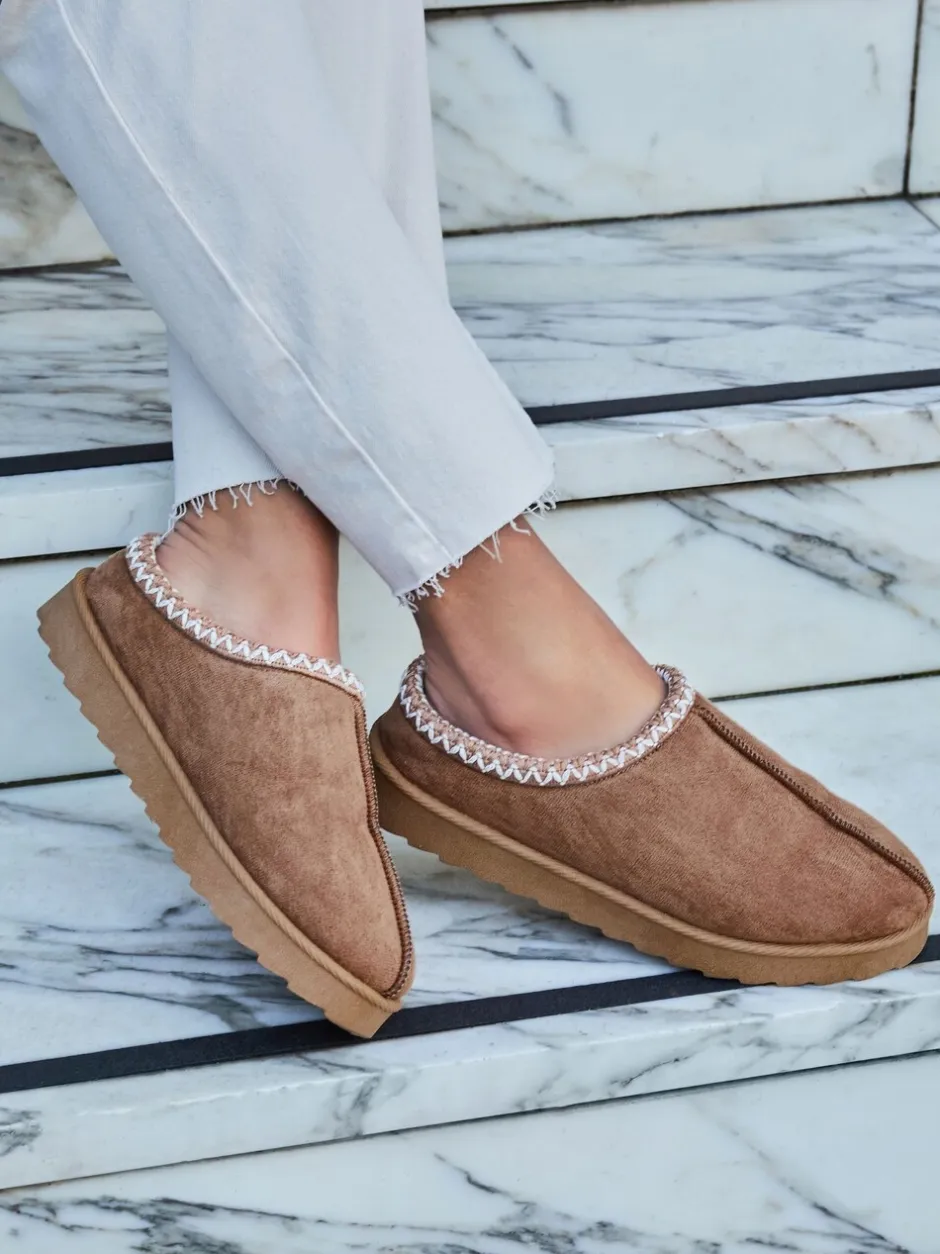 Pantoffels*Linzi - Tana Faux Suede Slip-On Slippers Bruin