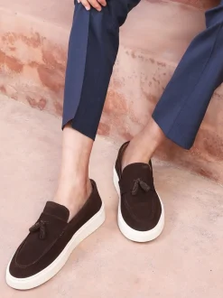 Schoenen|Formele Schoenen|Off The Hook - Rory Suede Tassel Loafers with Flat Sole Bruin