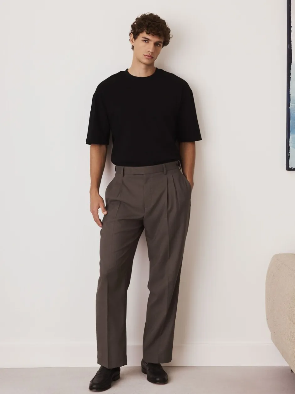 Formele Broek|Broeken En Chino's|Next - Relaxed Fit Smart Pleated Trousers Bruin