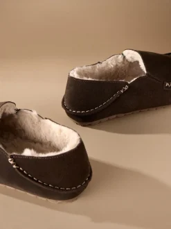 Pantoffels*Next - Signature Kickdown suède moccasinpantoffels Bruin