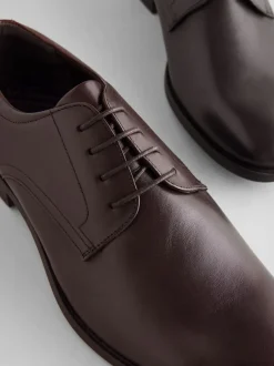 Schoenen|Formele Schoenen|Next - Standaard pasvorm - Egaal leren derbyschoenen Bruin