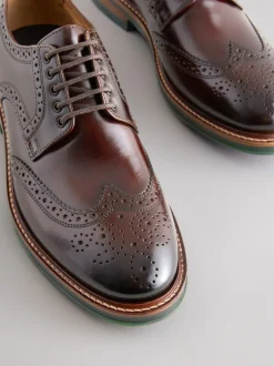 Schoenen|Formele Schoenen*Next - Standaard pasvorm - Leren brogues met contrasterende dikke zool Bruin