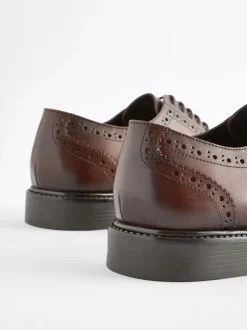 Schoenen|Formele Schoenen|Next - Wijde pasvorm - Leren derby-brogues Bruin