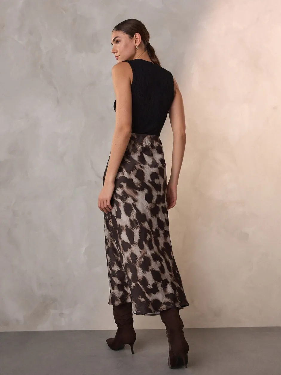 Rokken*Next - Satijnen midirok Bruin met dierenprint