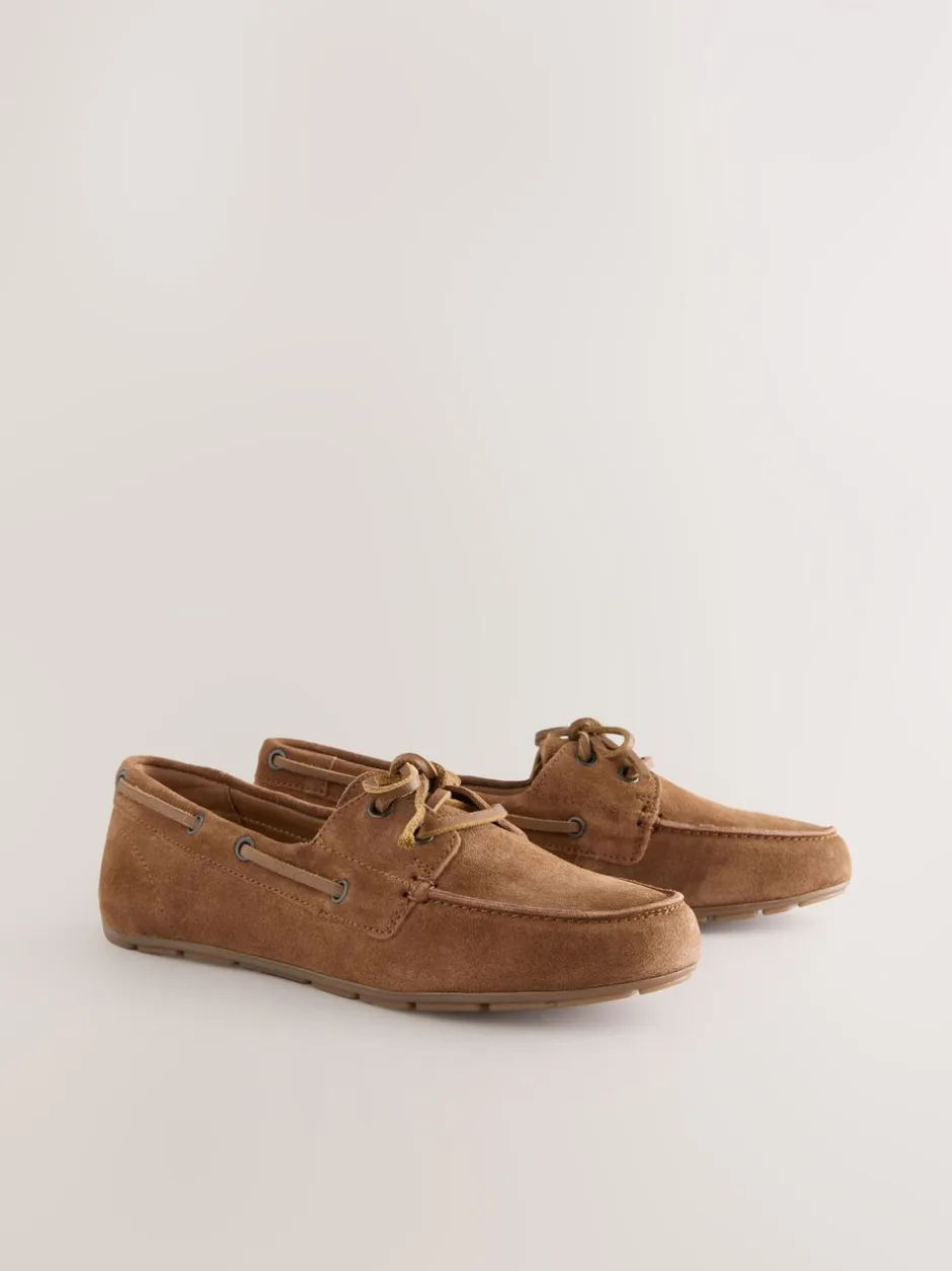 Ruimvallend En Extraruimvallend|Lage Schoenen|Next - Leren bootschoenen met ronde neus Bruin suède