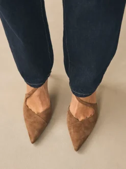 Schoenen Met Hakken|Next - Premium Leather Asymmetric Court Heels Bruin suède