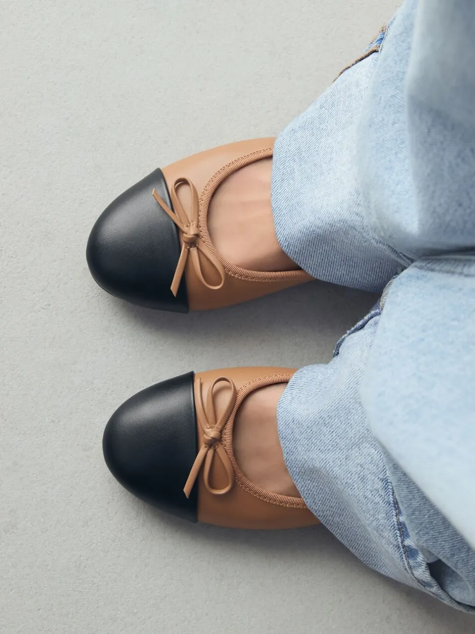 Ruimvallend En Extraruimvallend|Lage Schoenen|Next Caramel-nude - Ballerina's met ronde neus