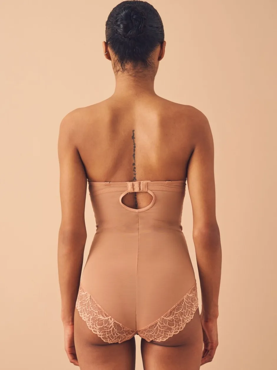 Shapewear|Next - Kanten body met cups en sterke buikcorrectie Caramel-nude