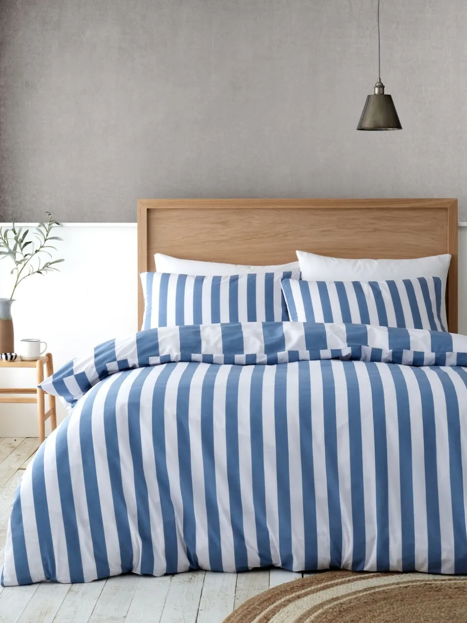 Catherine Lansfield*Catherine Lansfield - Cove - Omkeerbare gestreepte dekbedovertrekset Chambray blauw
