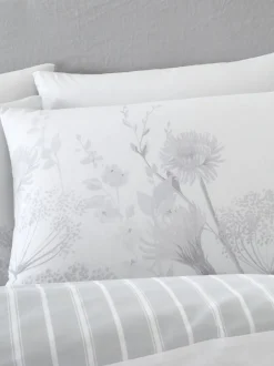 Catherine Lansfield|Beddengoedsets En Dekbedovertrekken|Catherine Lansfield - Meadowsweet omkeerbare dekbedovertrekset met bloemenprint Grijs/wit