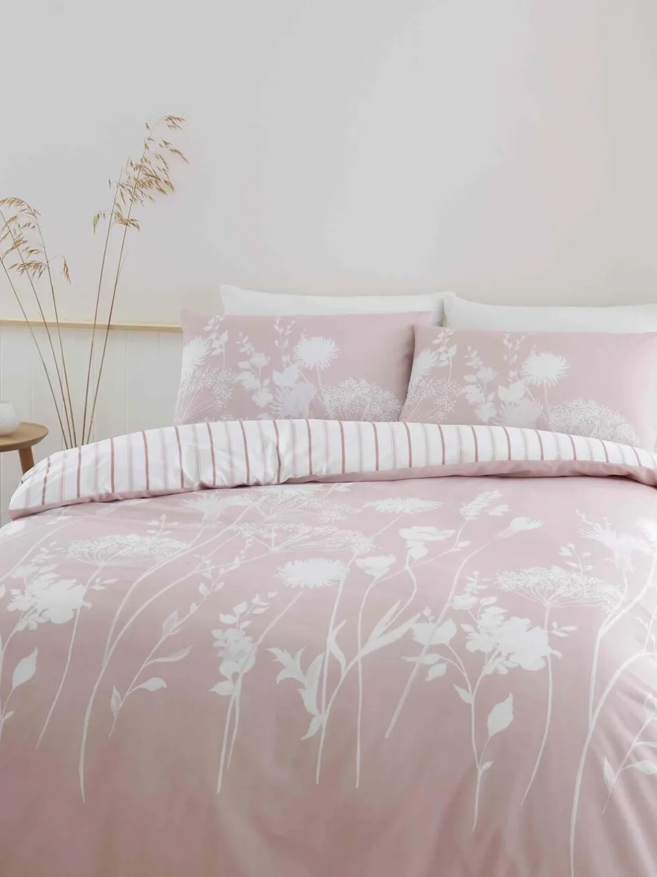 Catherine Lansfield*Catherine Lansfield - Meadowsweet omkeerbare dekbedovertrekset met bloemenprint Lichtroze
