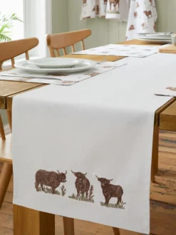 Tafellinnen En Placemats *Catherine Lansfield Angus Highland Cow Cotton Dining Table Runner