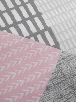Catherine Lansfield|Catherine Lansfield Larsson set van dekbedovertrek en sloop met geometrische print