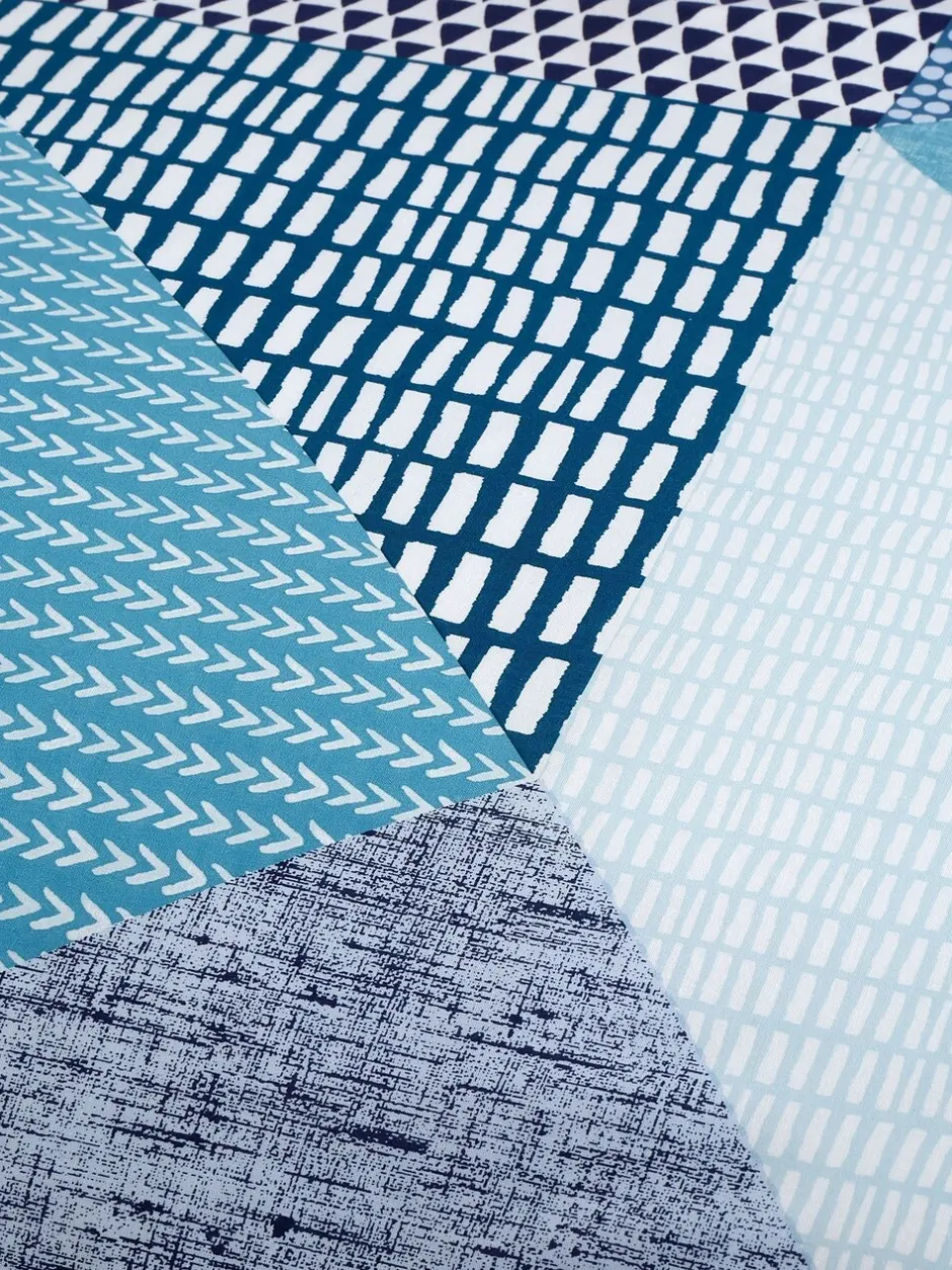 Catherine Lansfield|Catherine Lansfield Larsson set van dekbedovertrek en sloop met geometrische print
